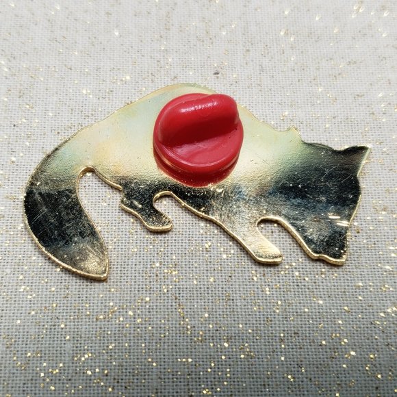 Vintage raccoon trash panda gold plated metal pin - Picture 2 of 2